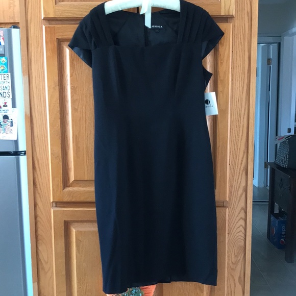 Dress - Picture 2 of 6